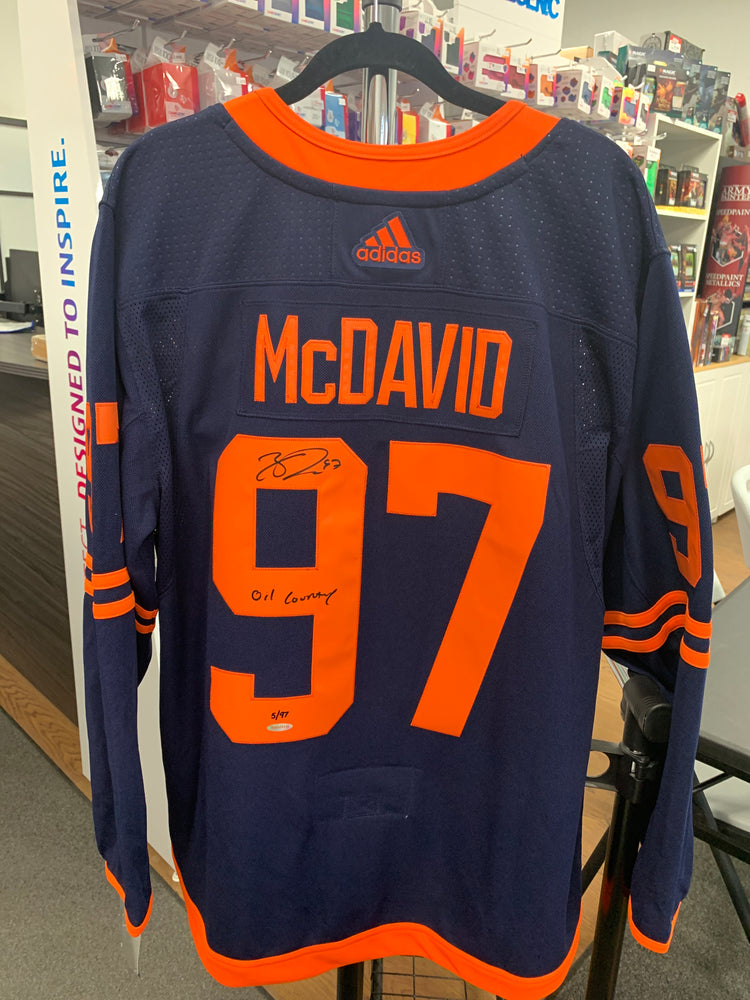 Connor McDavid Autographed Authentic Jersey Oilers Alternate Oil Country 5/97 avec certificat